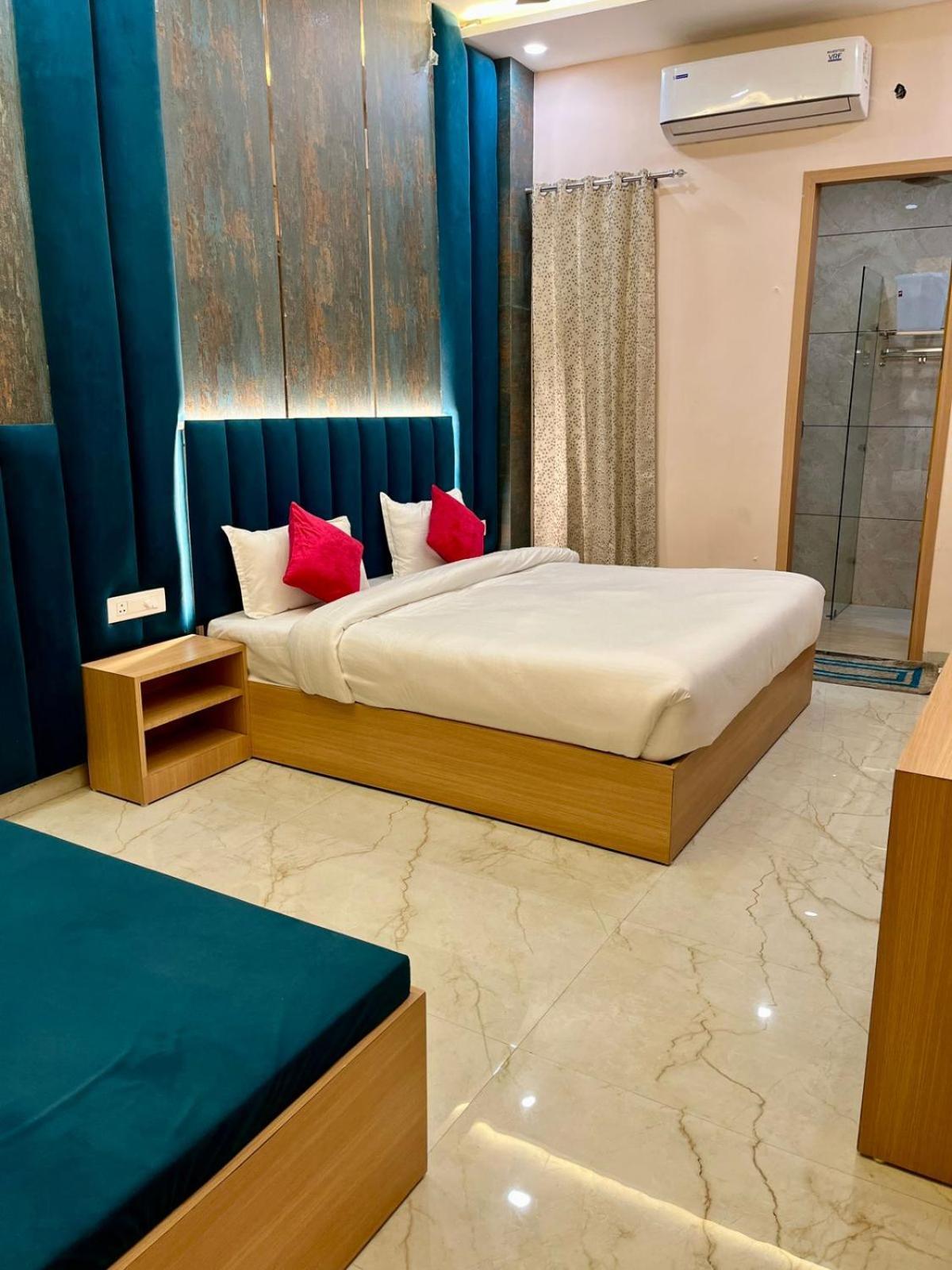 One Earth City Pearl Amritsar Exteriör bild